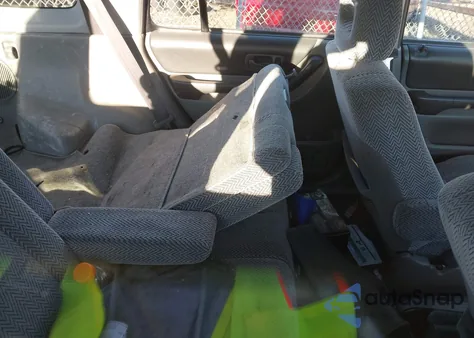 1998 Honda Cr-V Ex z USA, uszkodzony, nr VIN JHLRD1861WC052533